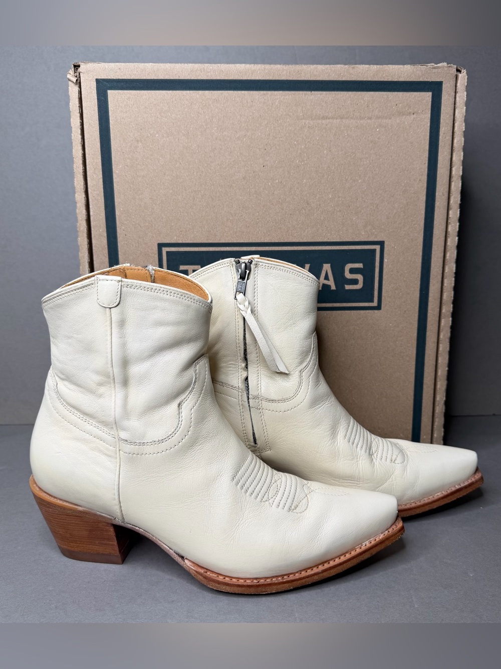 TECOVAS “The Daisy” Bone Calfskin Leather Western Boots Women Sz 8.5 Rodeo White